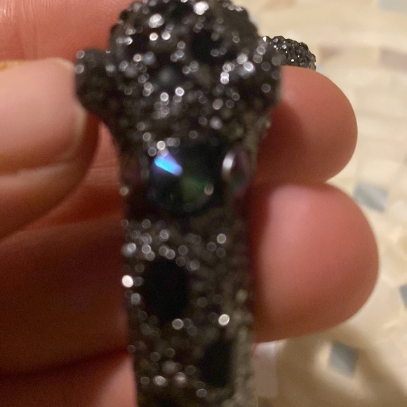 NWTBetsey Johnson Snow Leopard Cougar Black Grey Hematite Hinged Bangle Bracelet - Picture 13 of 13
